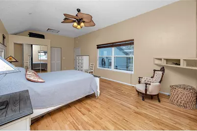 8759 Orient Way NE, Saint Petersburg, FL 33702 - Photo 18