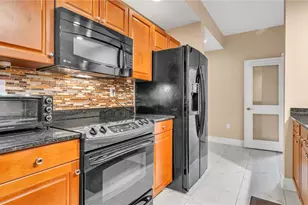 628 Cleveland St, Clearwater, FL 33755 - Photo 8