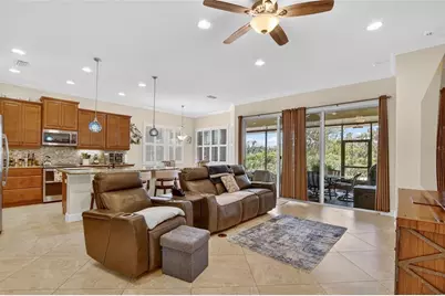 1525 Emerald Dunes Drive, Sun City Center, FL 33573 - Photo 12