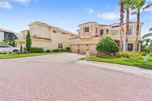 10603 Cayman Isle Ct, Tampa, FL 33647 - Photo 6