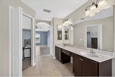 8405 Canterbury Lake Boulevard, Tampa, FL 33619 - Photo 32