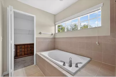 8405 Canterbury Lake Boulevard, Tampa, FL 33619 - Photo 36