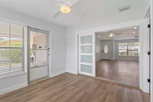 5690 6th St S, Saint Petersburg, FL 33705 - Photo 10