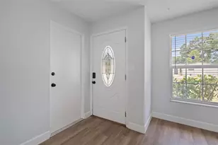 5690 6th St S, Saint Petersburg, FL 33705 - Photo 4