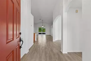 30449 Tremont Dr, Wesley Chapel, FL 33543 - Photo 4