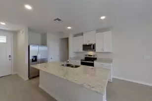 140 Holly Bank Ave, Nokomis, FL 34275 - Photo 4