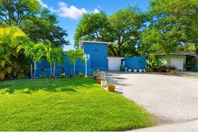 4720 Welch Causeway, Saint Petersburg, FL 33708 - Photo 1