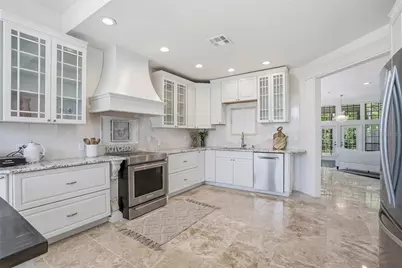 18740 Wimbledon Circle, Lutz, FL 33558 - Photo 14