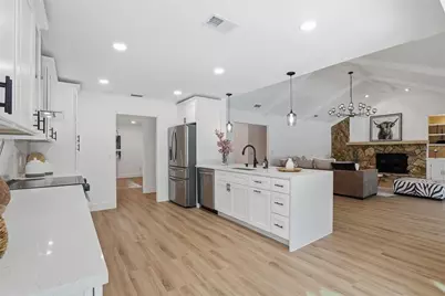 2540 Laurelwood Lane, Valrico, FL 33596 - Photo 14