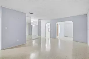 1026 W Rambla St, Tampa, FL 33612 - Photo 6