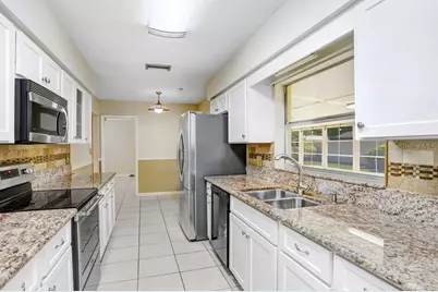 14608 Brentwood Place, Tampa, FL 33618 - Photo 4
