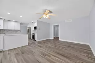 6305 Cottonwood Ln, Apollo Beach, FL 33572 - Photo 14
