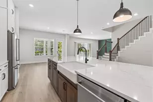 4718 W Kensington Circle, Tampa, FL 33629 - Photo 4