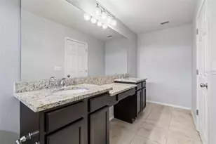 4768 White Sanderling Ct, Tampa, FL 33619 - Photo 34