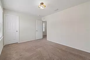 4768 White Sanderling Ct, Tampa, FL 33619 - Photo 16