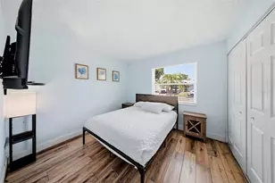 7976 Shadow Run Dr, Largo, FL 33773 - Photo 22