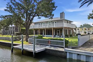 1931 NW 18th St, Crystal River, FL 34428 - Photo 2