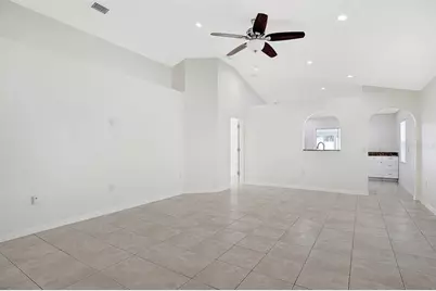 13715 Gentle Woods Avenue, Riverview, FL 33569 - Photo 4