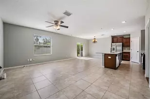 253 Cascade Bend Dr, Ruskin, FL 33570 - Photo 8