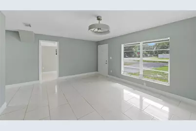 10220 N 23rd Street, Tampa, FL 33612 - Photo 12