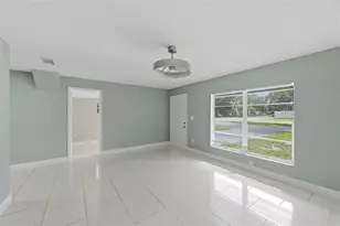 10220 N 23rd St, Tampa, FL 33612 - Photo 12