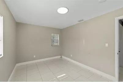 10220 N 23rd Street, Tampa, FL 33612 - Photo 28