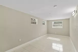 10220 N 23rd St, Tampa, FL 33612 - Photo 18