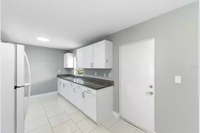 10220 N 23rd Street, Tampa, FL 33612 - Photo 14
