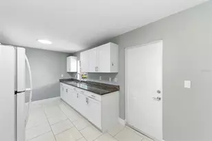 10220 N 23rd St, Tampa, FL 33612 - Photo 14