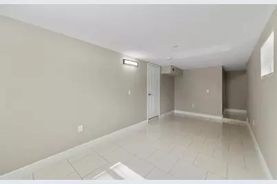 10220 N 23rd Street, Tampa, FL 33612 - Photo 20