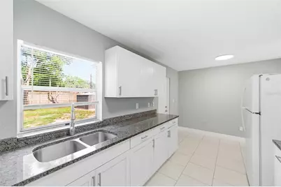 10220 N 23rd Street, Tampa, FL 33612 - Photo 16