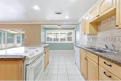 13808 Cherry Brook Lane, Tampa, FL 33618 - Photo 10