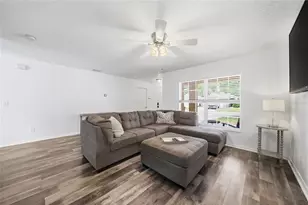 11114 Lake Tahoe Dr, Riverview, FL 33569 - Photo 6