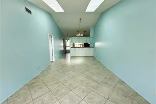 225 Sun Vista Ct S, Treasure Island, FL 33706 - Photo 10