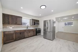 714 E 137th Ave, Tampa, FL 33613 - Photo 12