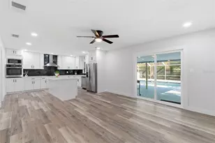 3084 Spirea St, Sarasota, FL 34231 - Photo 10