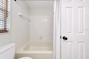 2316 Fletchers Point Cir, Tampa, FL 33613 - Photo 38