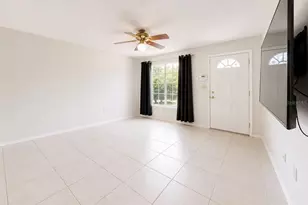 2316 Fletchers Point Cir, Tampa, FL 33613 - Photo 8