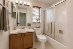 2316 Fletchers Point Cir, Tampa, FL 33613 - Photo 42