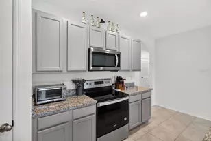 5946 Shingle Crk Rd, Lakeland, FL 33811 - Photo 10