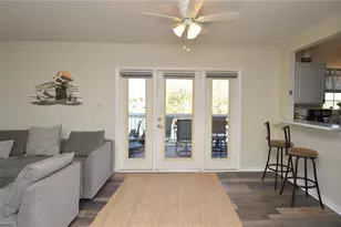 121 Sea Horse Dr SE, Saint Petersburg, FL 33705 - Photo 16