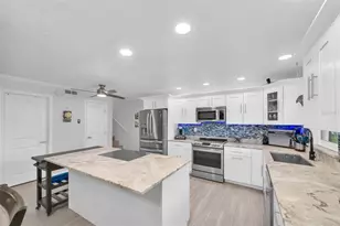 9476 Tradewinds Ave, Seminole, FL 33776 - Photo 10