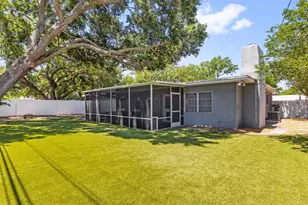 983 Emerson Dr, Dunedin, FL 34698 - Photo 4