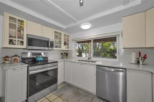 3325 Honeymoon Ln, Holiday, FL 34691 - Photo 2