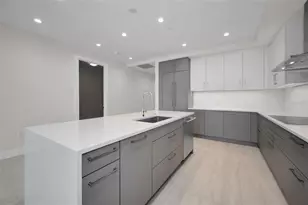 275 1st Ave S, Saint Petersburg, FL 33701 - Photo 8
