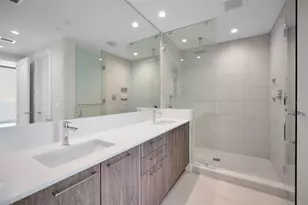275 1st Ave S, Saint Petersburg, FL 33701 - Photo 16