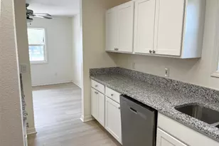 100 Charles Dr, Nokomis, FL 34275 - Photo 6