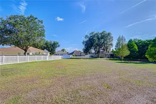 6252 Twin Bridges Dr, Zephyrhills, FL 33541 - Photo 32