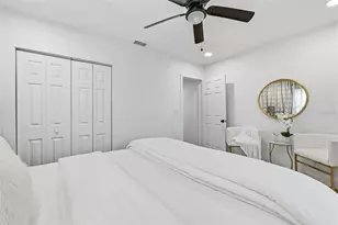 706 39th Ave NE, Saint Petersburg, FL 33703 - Photo 16