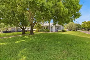 706 39th Ave NE, Saint Petersburg, FL 33703 - Photo 32